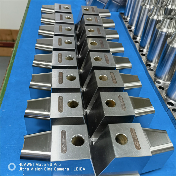 Plastic mold
