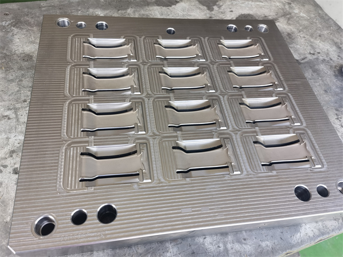 Plastic mold