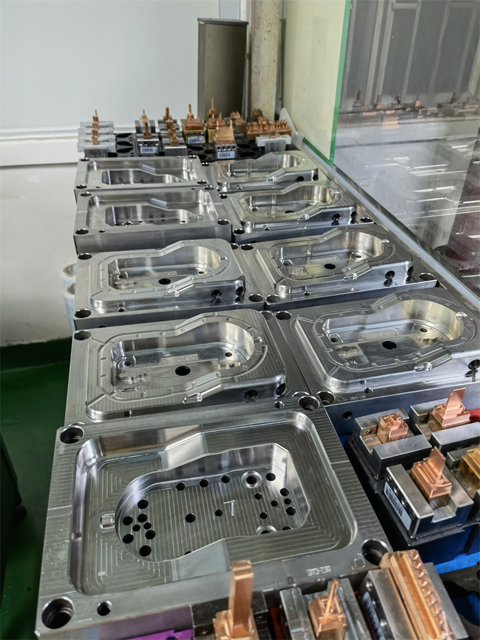 Plastic mold